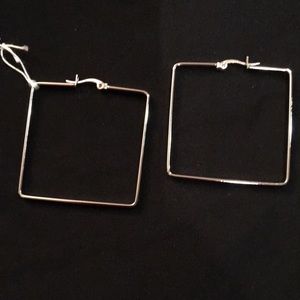 SVD Square hoop earrings